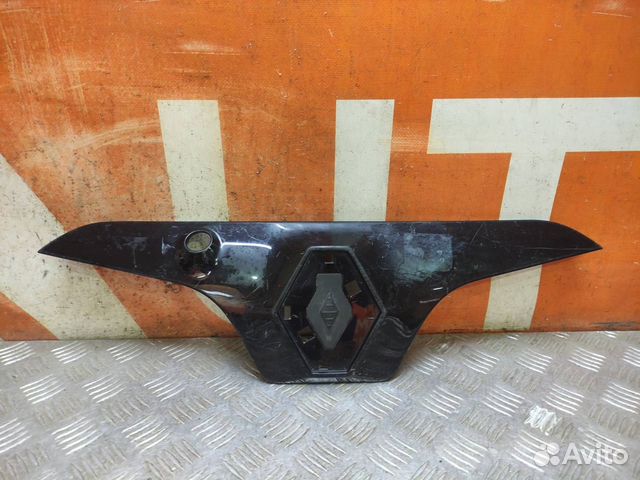 Накладка двери багажника Renault Koleos 1