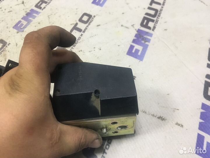 Ремень безопасности задний центральный Лада Калина