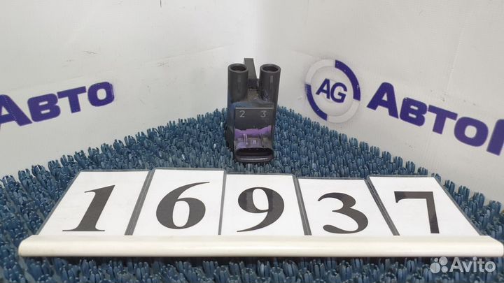 Катушка зажигания Toyota Avensis