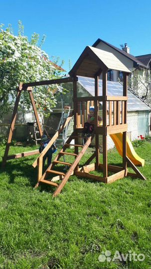 Детский игровой комплекс с горкой и качелями