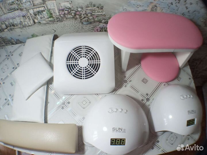 Оборудование для мастера маникюра и расходники