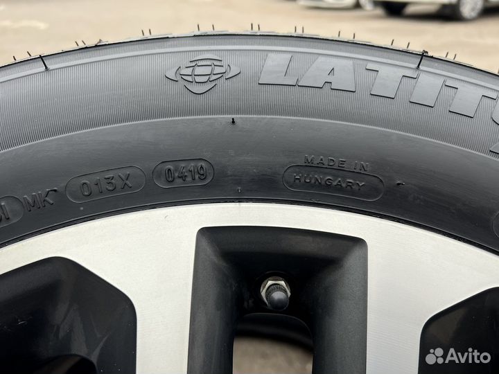 Колеса зимние на Jaguar F-Pace R19 оригинал