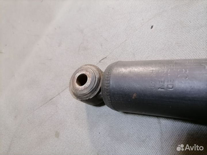 Амортизатор пер.правый Toyota Lite Ace 3Y 1989