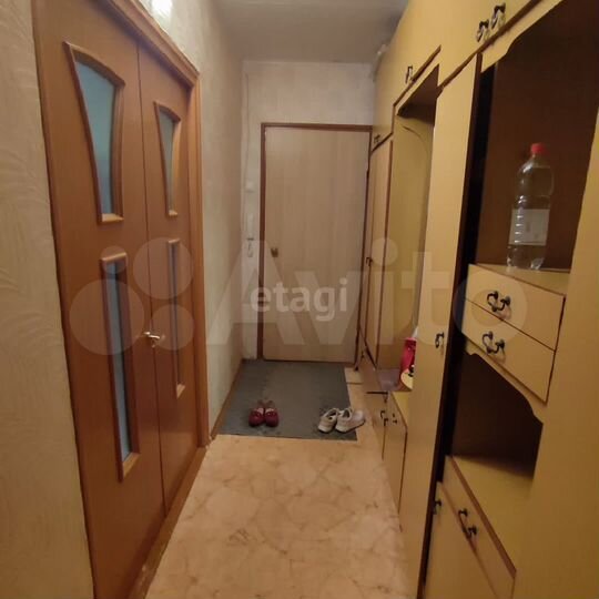 2-к. квартира, 52 м², 1/5 эт.