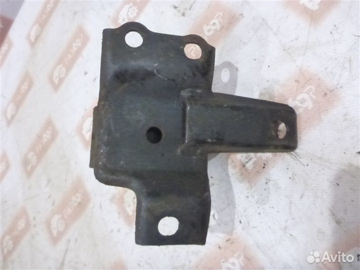 Опора двигателя передняя правая Mitsubishi Galant