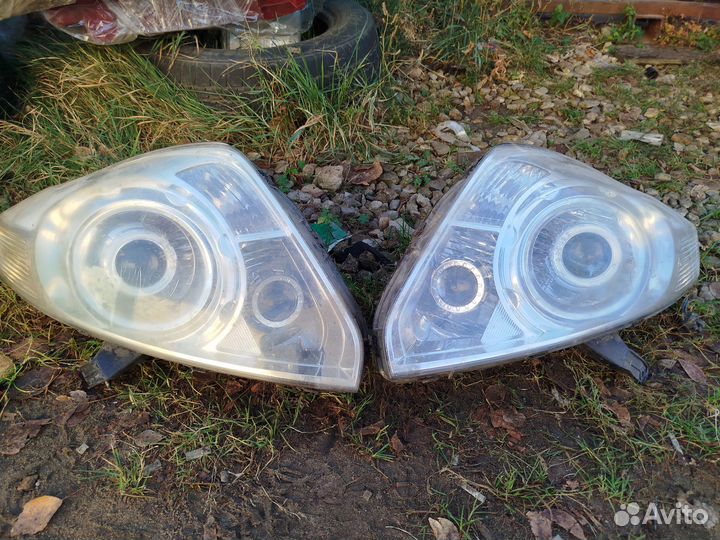 Передние фары Hyundai Starex H1