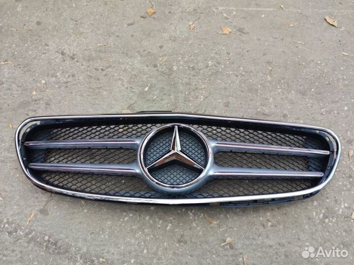 Решетка радиатора Mercedes E W212