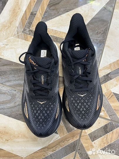 Кроссовки Hoka