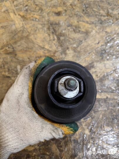 Подушка Двигателя Пассат Б5 А4 Б5 А6 С5 8D0199379J