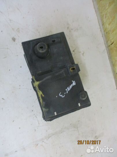 Площадка под аккумулятор Форд Фокус 3