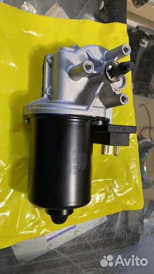 Моторчик переднего стеклоочистителя Mercedes-benz