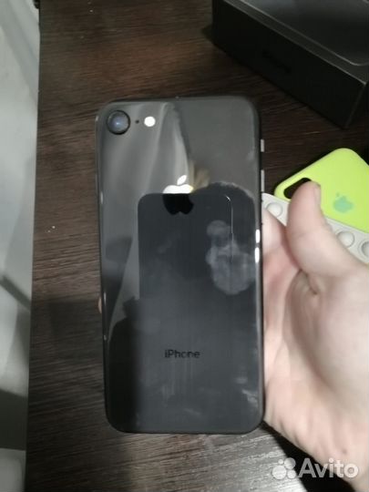 iPhone 8, 64 ГБ