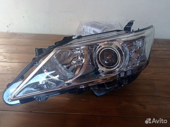 Фара передняя левая Toyota Camry 50