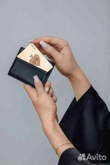 Металлическая банковская карта