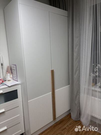 Шкаф распашной двухстворчатый