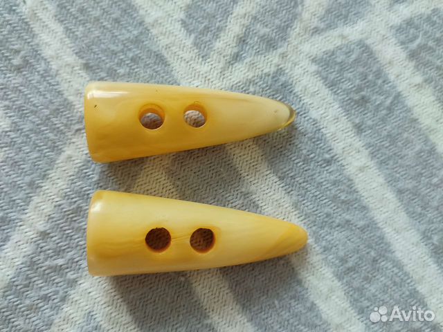 Пуговицы под янтарь или кость 2 шт