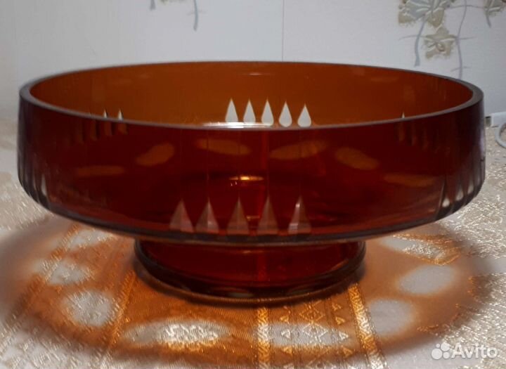 Лафитники, рюмки/стопки, салатник. Цветное стекло