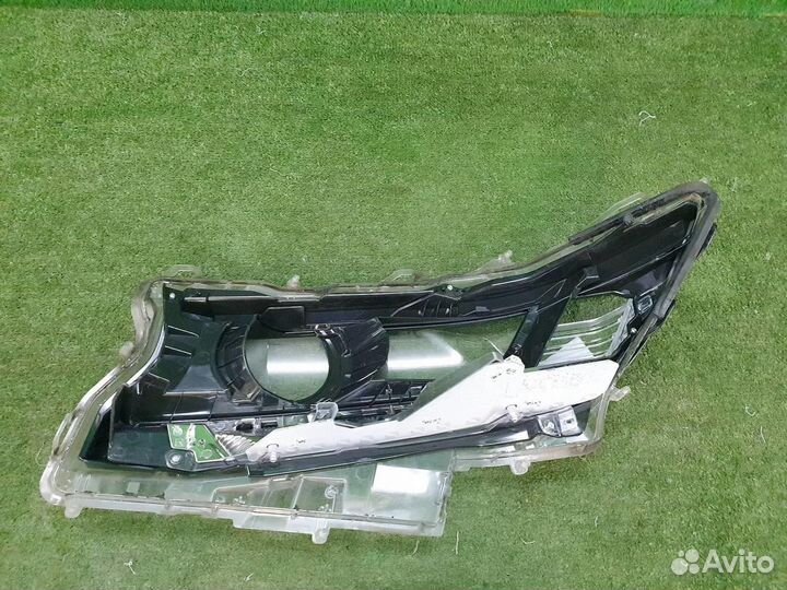Стекло фары правой Toyota Land Cruiser Prado