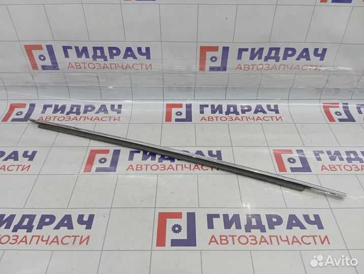 Накладка стекла переднего левого Ford Mondeo 3 (B4Y) 1350515