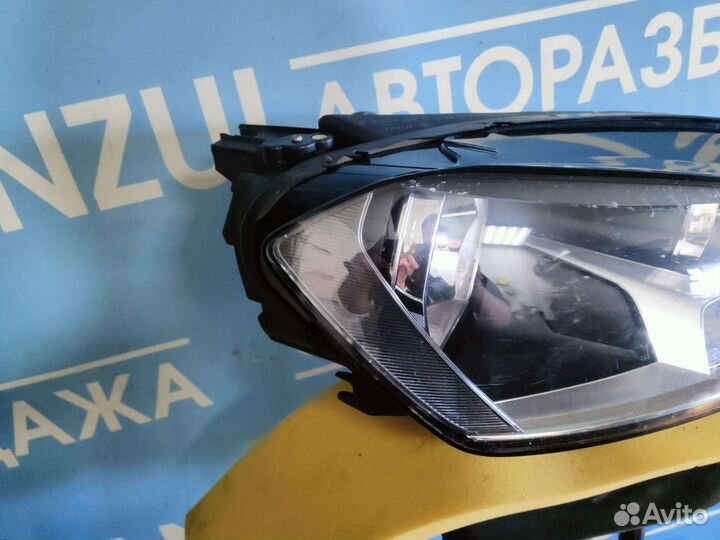 Фара правая Volkswagen Golf 7
