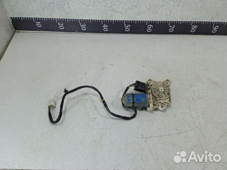 Моторчик переднего левого стеклоподъемника