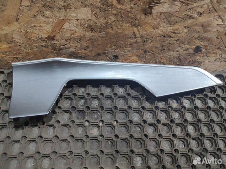 Накладка двери передняя левая Chery Tiggo Pro 7