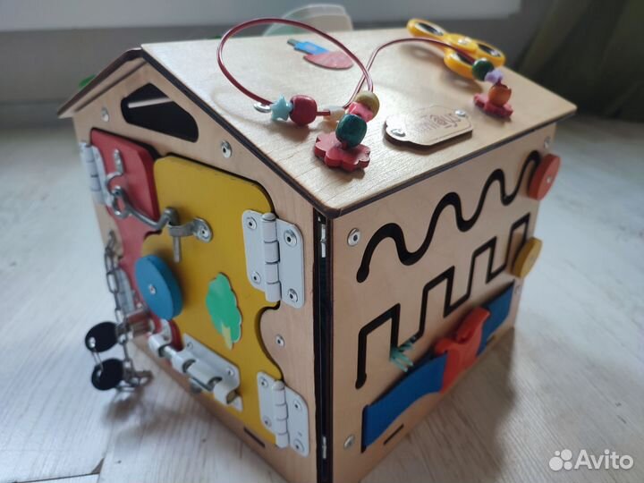 Бизиборд домик kimtoys