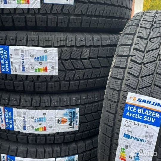 Sailun Ice Blazer Arctic SUV 215/55 R18 99H