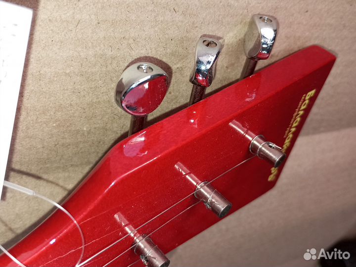 Балалайка красная 3S-TM традиционная