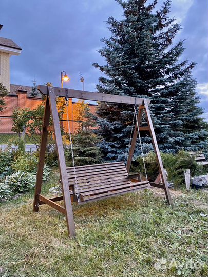 Садовые качели из дерева