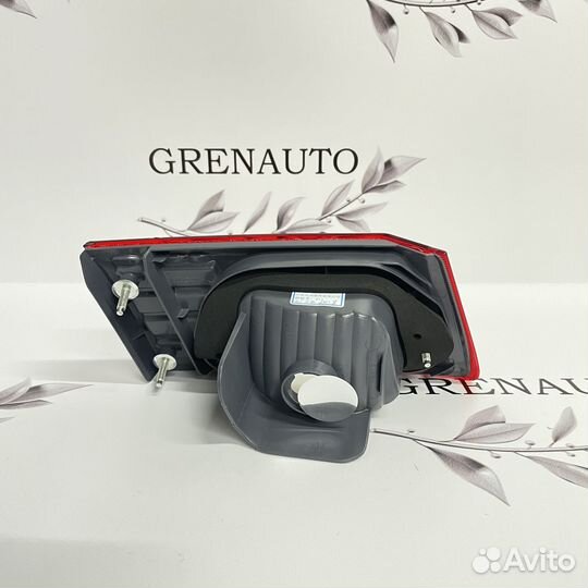 Фонарь задний правый внутренний Honda Accord 8