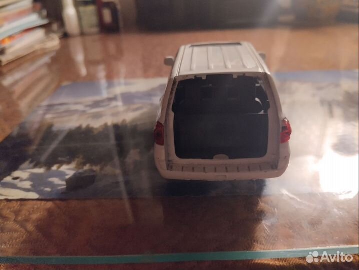 Моделька машины