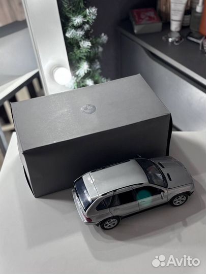 Модель BMW x5 e53 1:18 kyosho