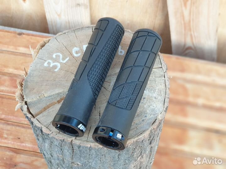 Грипсы для велосипеда Odi с фиксацией