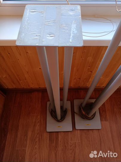 Стойки под акустику