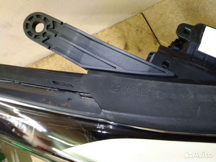 Фара Santa Fe 3, ксенон AFS, правая