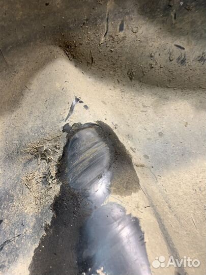 Локер (задний, правый) (Mercedes-Benz M-class)