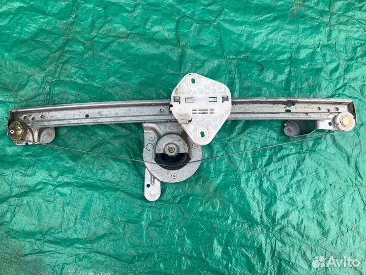 Стеклоподъемник передний правый Renault Logan