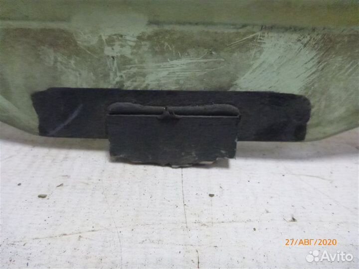 Стекло двери переднее левое Daihatsu Storia