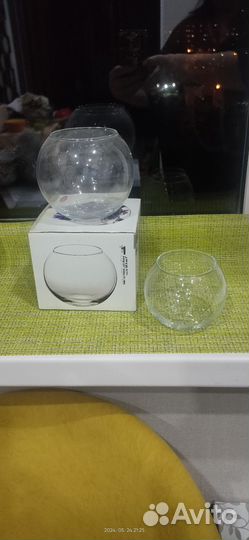 Чайник, вазы круглые