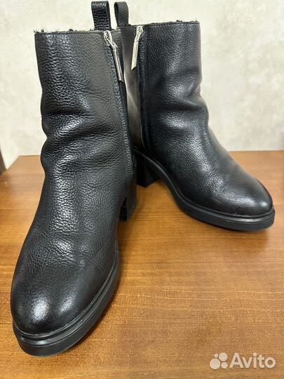 Calvin Klein Полусапоги натуральная кожа 38 размер