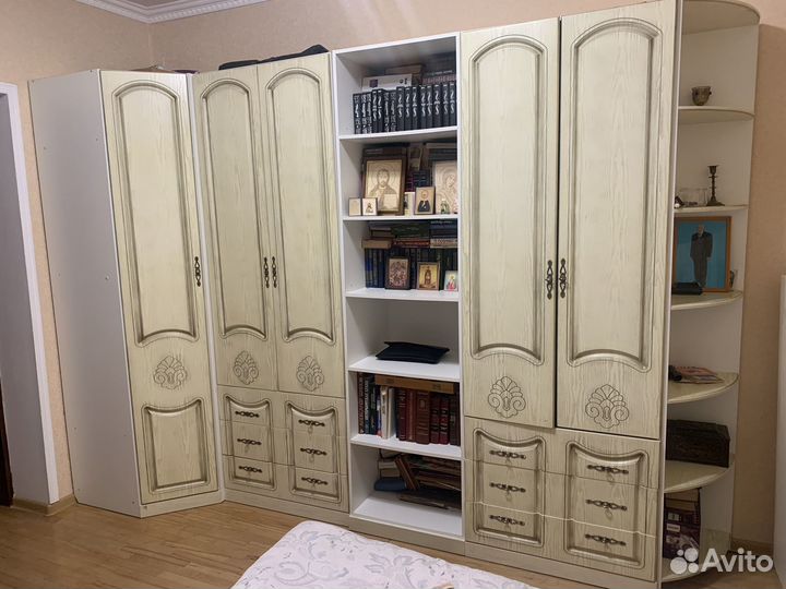 Угловой шкаф