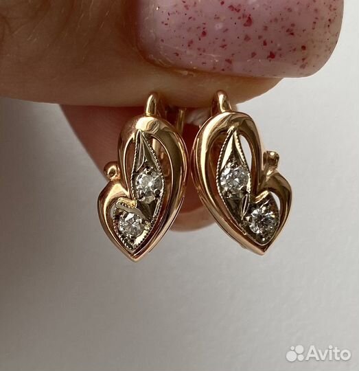 Золотые серьги с бриллиантами