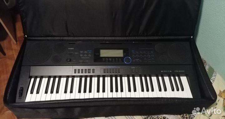 Синтезатор Casio + сустейн + чехол + подставка