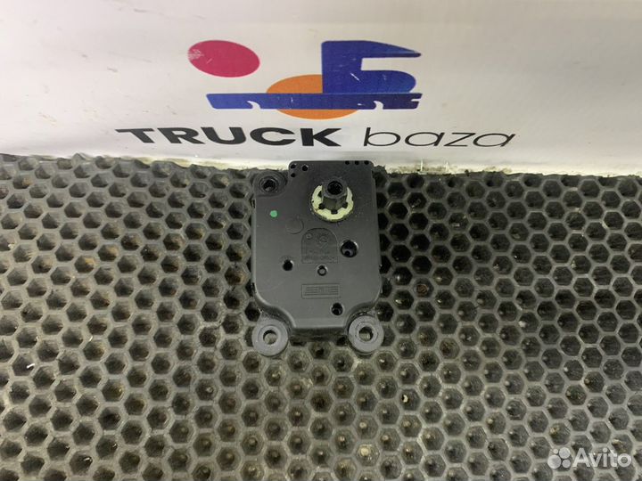 20443812 Моторчик заслонки отопителя