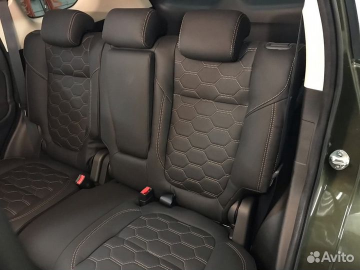 Чехлы на Mitsubishi Outlander 3 рестаилинг