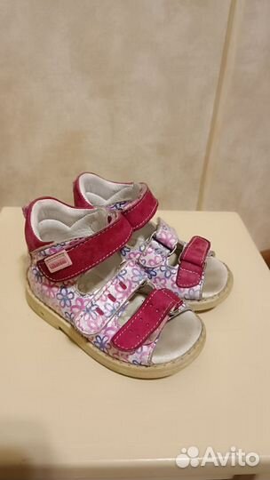 Сандалии для девочки
