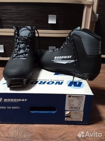 Новые лыжные ботинки 44 размер