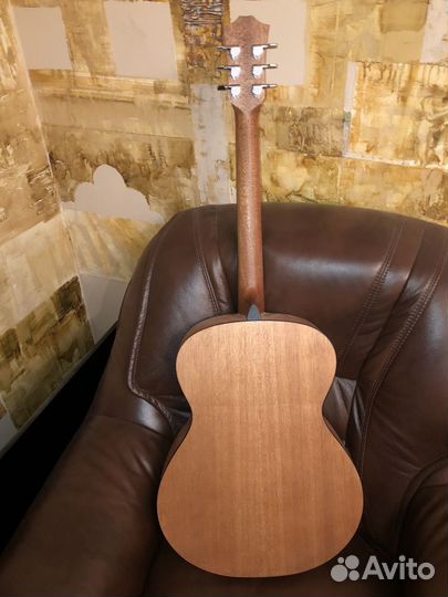 Акустическая гитара