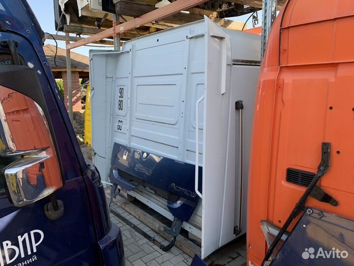 5600463180 Кабина Renault Magnum